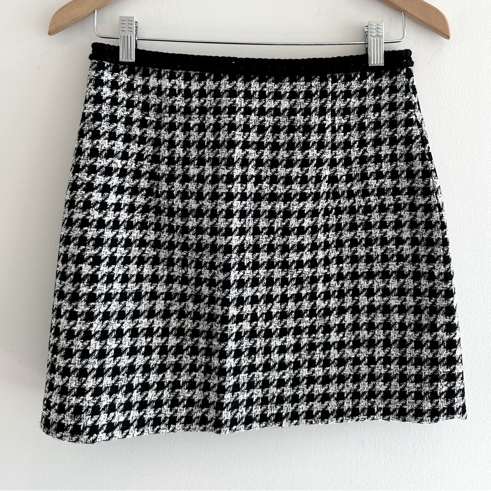 Medium Zara Black and White Mini Skirt NWT